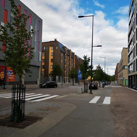 Ruby Studio 5Min To Vantaa Airport And 20Min To Helsinki Center Lägenhet Exteriör bild