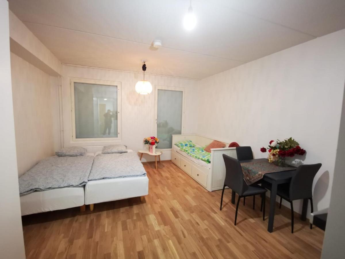 Ruby Studio 5Min To Vantaa Airport And 20Min To Helsinki Center Lägenhet Exteriör bild