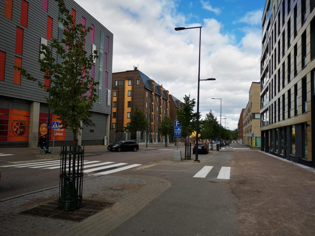 Ruby Studio 5Min To Vantaa Airport And 20Min To Helsinki Center Lägenhet Exteriör bild
